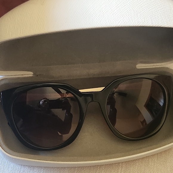 Michael Kors Cape Cod sunglasses, Model MK2078. - Picture 13 of 13